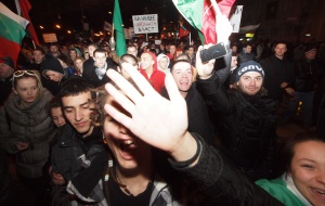 Полицай: Няма власт, която да плати на полицията да бие своите близки