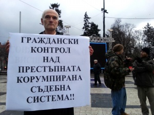 Протестиращите в София вече са пред президентството