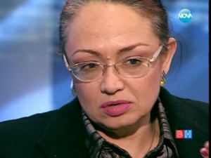 Уволниха дисциплинарно преподавателката, псувала студенти