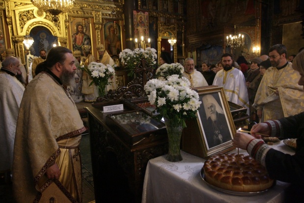 Десетки почетоха паметта на патриарх Максим 3 месеца след смъртта му