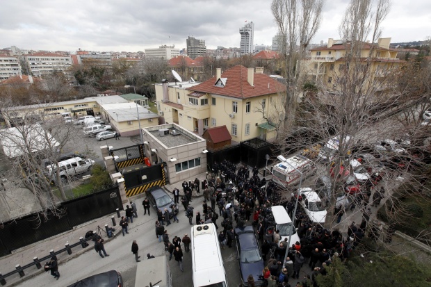 С 6 кг тротил се взривил самоубиецът пред посолството на САЩ в Анкара