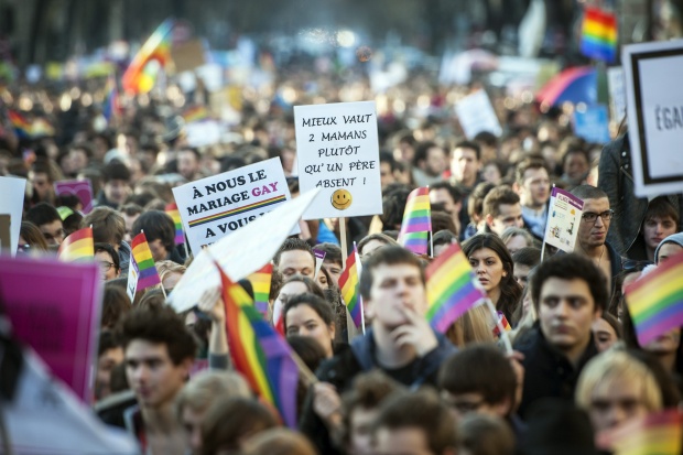 Франция узакони гей браковете