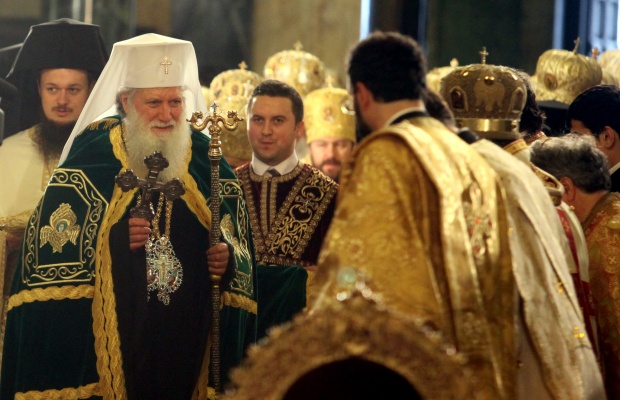 Патриарх Неофит благослови стотици миряни