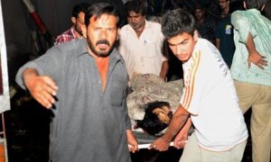 52 загинаха в двоен атентат в Карачи