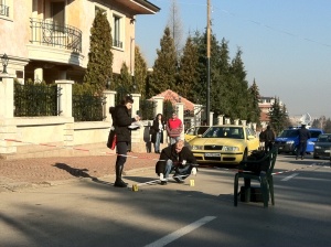 Отвлякоха дъщерята на Брендо, шофьорът й се бори за живота  си (Обобщение)