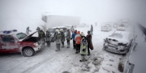 Снежна буря блокира десетки българи в Унгария