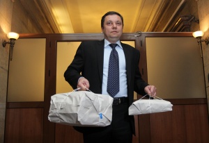 Яне Янев дава 16 кмета на прокуратурата