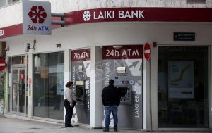 Паника обзе Кипър след спасителния заем от ЕС