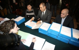 Цветан Цветанов регистрира ГЕРБ за изборите