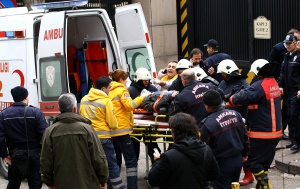 Двама са пострадали при взривове в Анкара