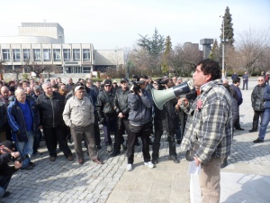 Продължават протестите на металурзите от Кърджали