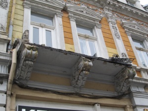 Най-малко 110 сигнала за инциденти заради бурните ветрове