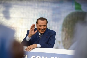 Берлускони настоява да влезе в правителството