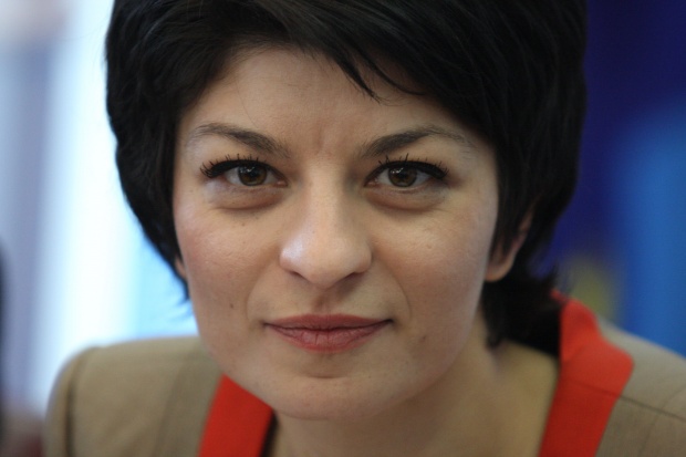 Десислава Атанасова: Няма магическа пръчка за здравната реформа