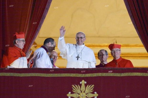 Папа Франциск I отслужва първата си литургия