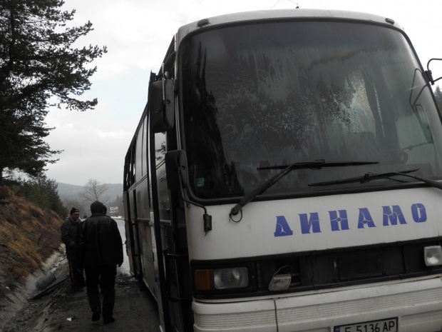 Автобус с деца катастрофира в София, няма пострадали