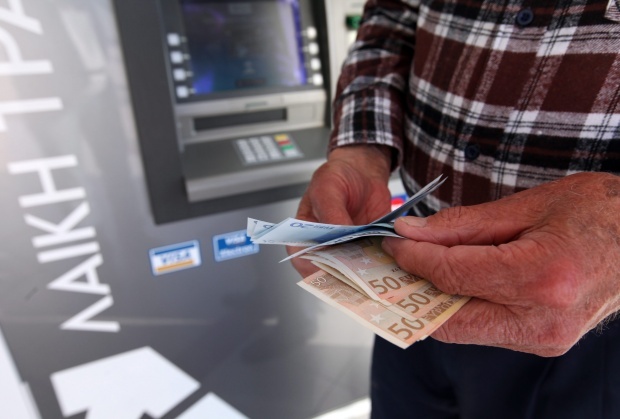 Българи имат 100 млн. евро в кипърски банки