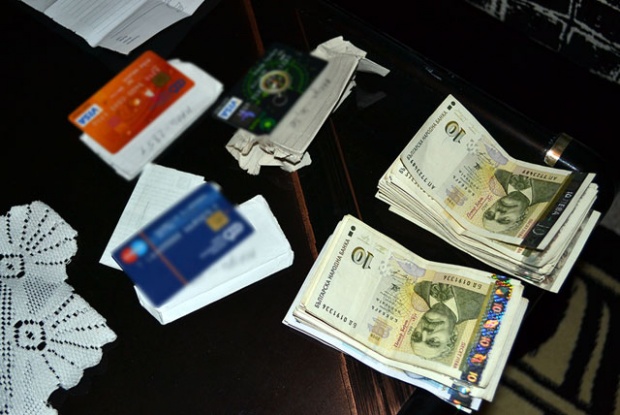Българи теглят кредити, за да покрият стари задължения