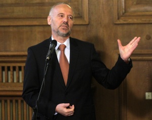 МО  държи пенсионери на щат с 2000 лева заплата