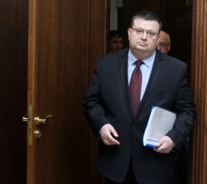 Прокуратурата иззе от МВР техника заради скандала с подслушването