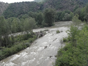 Река Струма преля