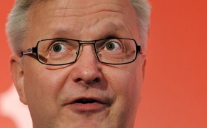 Оли Рен: Големите депозити може да спасяват банки