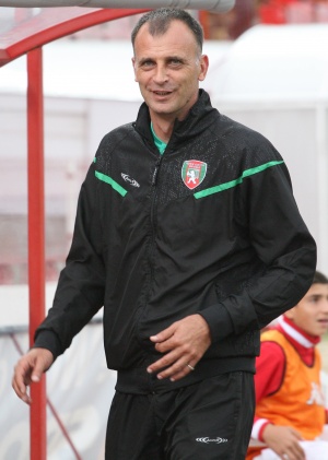 „Мирър“ обяви Тони Здравков за „Разяреният българин“