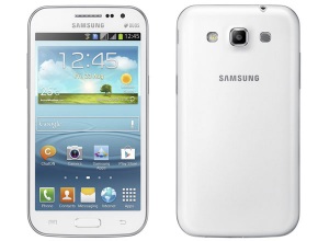 Нов смартфон от среден клас от Samsung залага на 4,7" дисплей