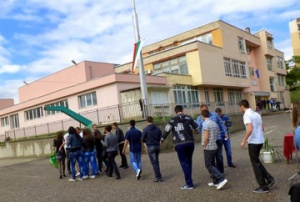 Учители се вдигат на стачка в Сандански
