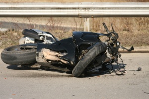 Моторист се блъсна в автомобил във Варна