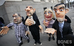 Кукли на ГЕРБ: Раз, два, три... дайте ни пари!