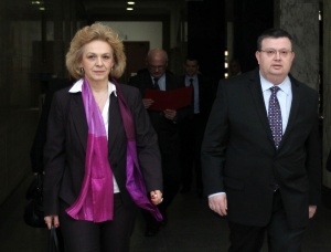 Вътрешният министър разговаря тайно с главния прокурор