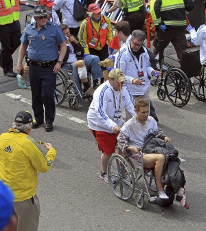Тъмнокож мъж с акцент е заподозрян за атентата в Бостън