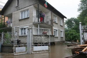 Подпочвени води наводниха село Долни Цибър