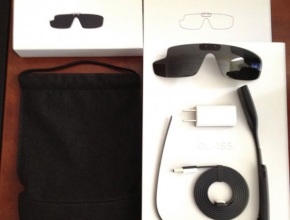 Първите потребители вече получават Google Glass