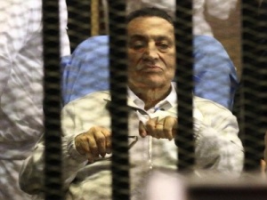 Хосни Мубарак е отново в затвора