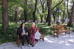 Населението в България се топи и застарява