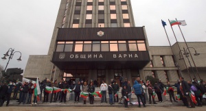 Палатковият лагер пред общината във Варна е разтурен