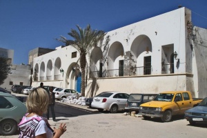 Атентат във френското посолство в Триполи, двама ранени