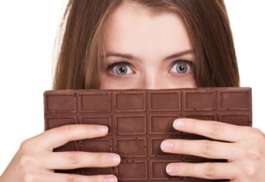 Шоколадът причинява кожни проблеми