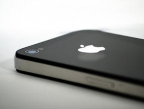 Производството на следващия iPhone се бави заради четец за пръстови отпечатъци
