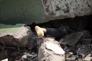 Сграда се срути в столицата на Бангладеш, взе 82 жертви