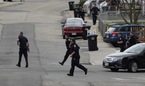 Петима загинаха при стрелба в Илинойс