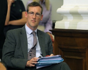 ЕК следи скандала с подслушването, но няма да се меси