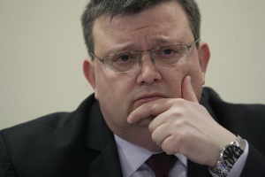 Цацаров вини Кокинов, че е издал резултати от проверка
