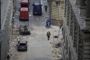 Най-малко 40 души са пострадали при взрива в Прага
