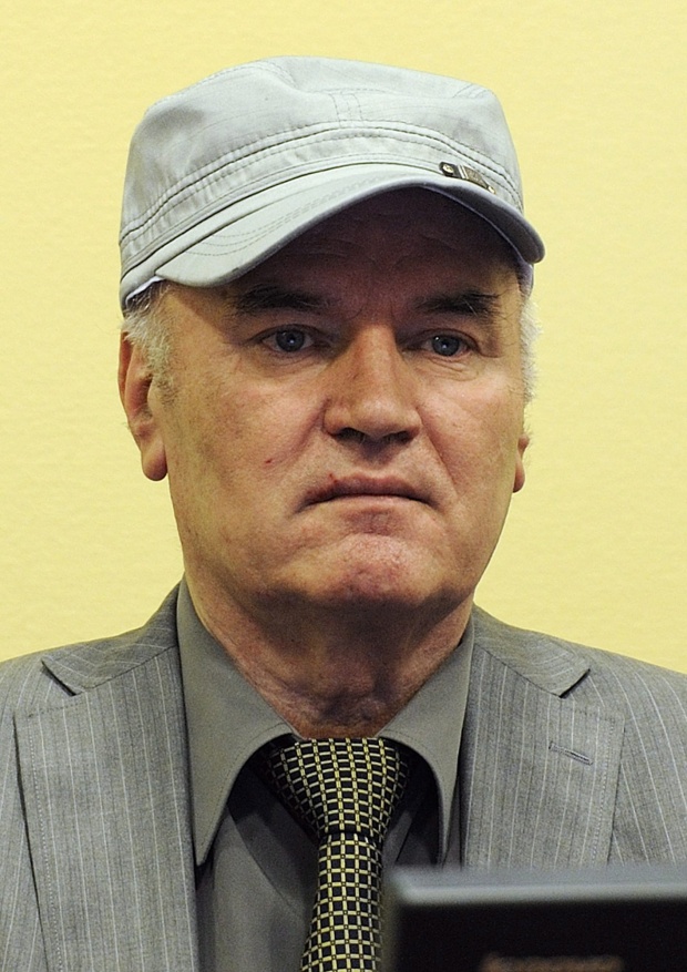 Изгониха Ратко Младич от съда, той напусна с псувни