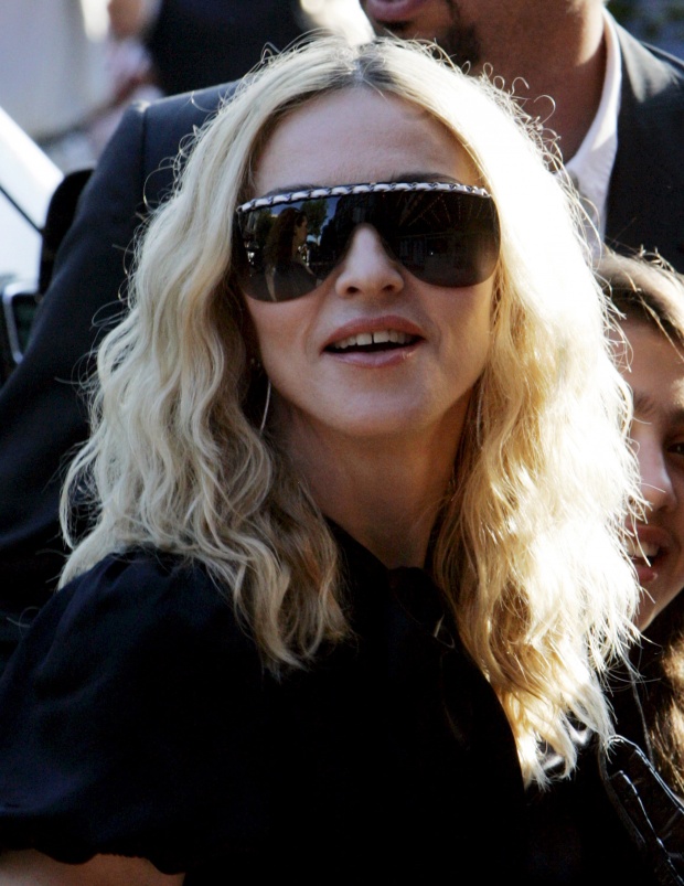 Русия обяви Мадона за нелегален гастарбайтер