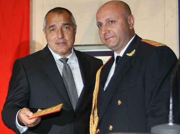 „Фигаро“: Шефът на антимафията в България отстранен заради корупция.