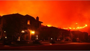 Евакуираха стотици души, заради горски пожар в Калифорния